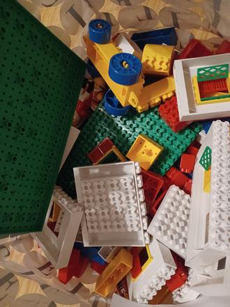 Stavebnice typu lego domeček,