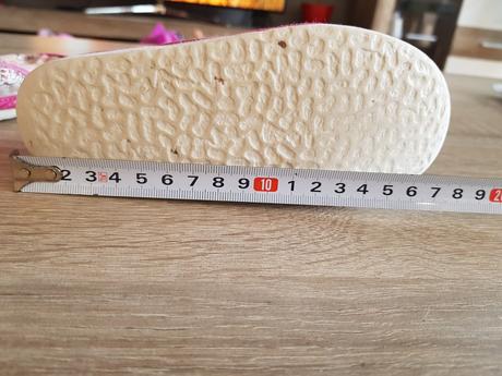 Dívčí bačkůrky, 18