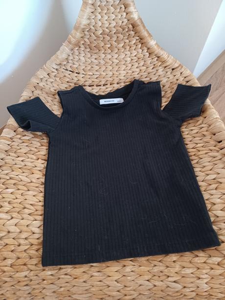 Žebrovaný top s průstřihy na ramenou, reserved,122
