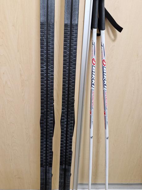 Běžky biathlon 150cm + hůlky,