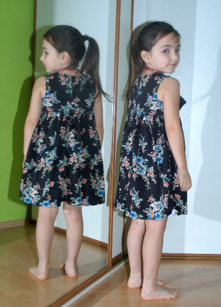 Společenské slavnostní černé šaty s kvítky, ladybird,110