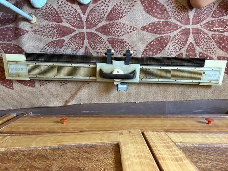 Retro stroj na pleteni moda, 