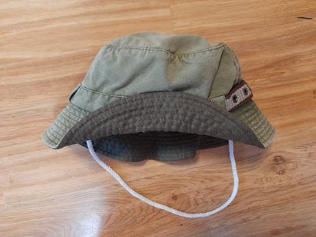 Klobouky, vel. 54cm (122/128), 122