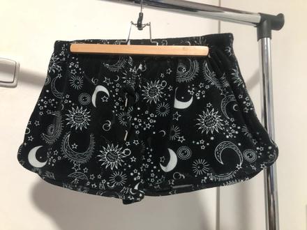 Černobílé teplejší pyžamové šortky, l