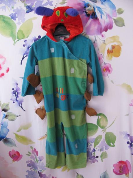 Karnevalový kostým s kapucí - housenka, 