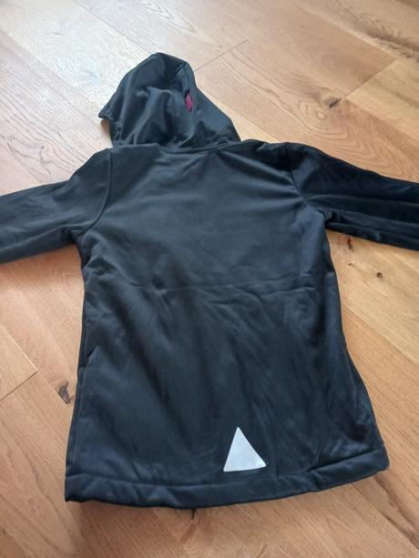 Nová softshellová bundička č.134/140, 134