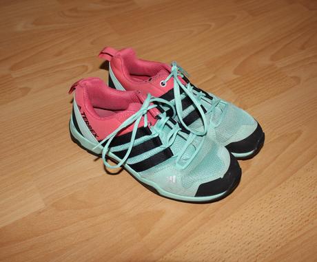 Trekové outdoorové boty, tenisky terrex ax2r, adidas,34
