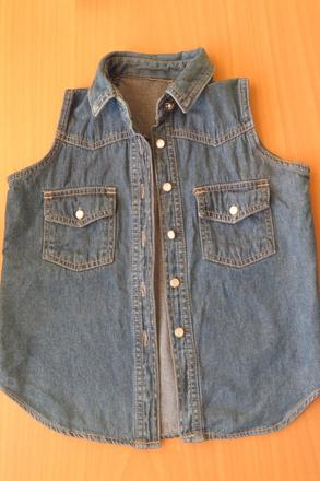 Vesta na knoflíky, 122