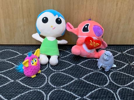 Sada plyšových hraček - disney filmy a furby,