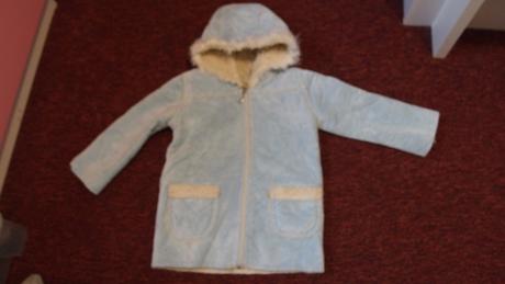 Modrý kabát s kapucí 104, 104