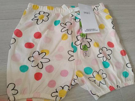 Kraťase s květy 98, marks & spencer,98