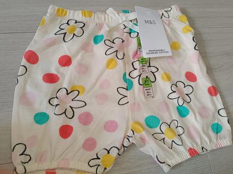 Kraťase s květy 98, marks & spencer,98
