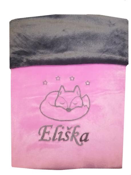 Deka s výšivkou jména na přání - více barev, 