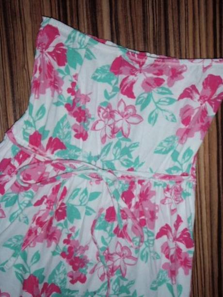 Krásný samodržící květované šaty, f&f,164