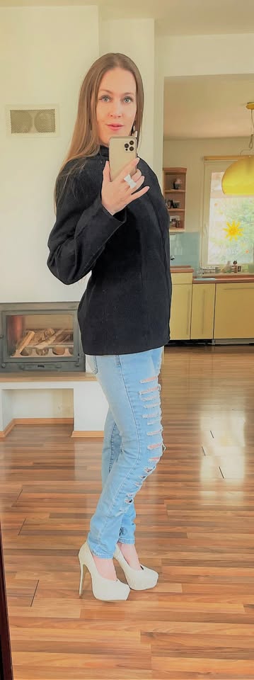 Černá bunda s kapucí, vel neuvedena cca l/xl a as, xl