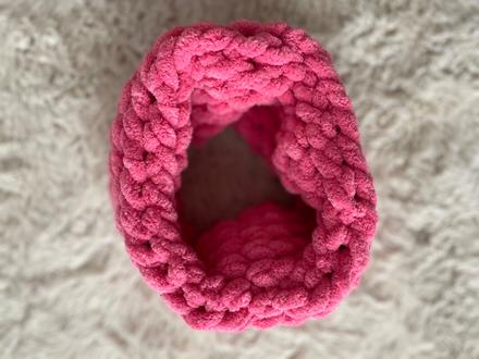 Růžový nákrčník, 