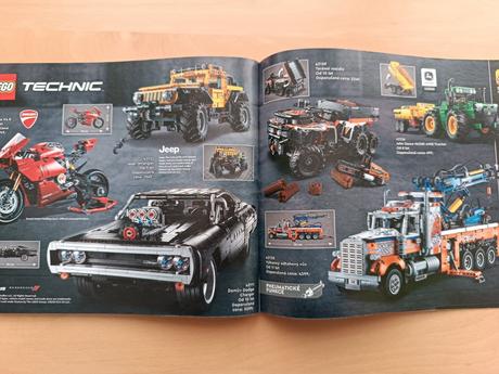 Lego katalog 2023 leden - květen, 