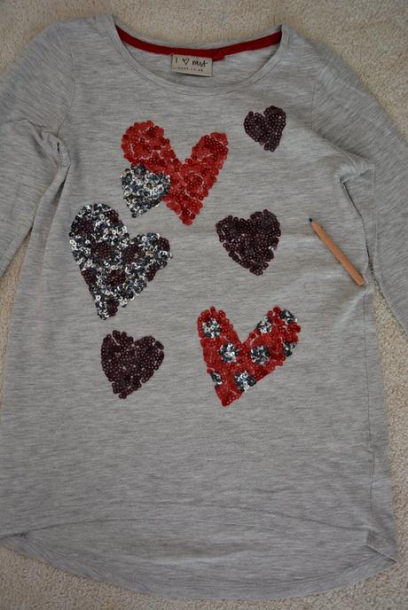 Nextová trika - se srdíčky, s hvězdou, next,122