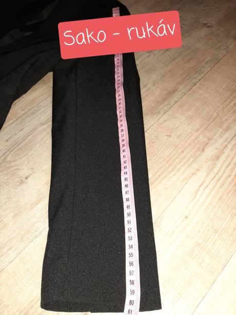 Dámský kalhotový kostýmek, 40