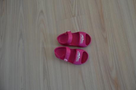 Dětské sandálky, 23
