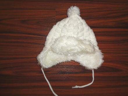 Krásný bílý kulíšek s kožíškem, 68