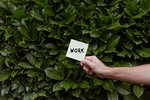 Komunikace se šéfem po pracovní době: odpovídat, nebo ne?