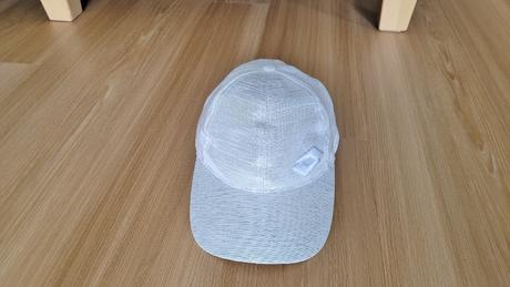 Kšiltovka třpytivá zn. lotto 8-12 let - top stav, lotto,140