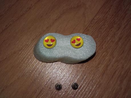 Náušnice emotikon zamilovaný,
