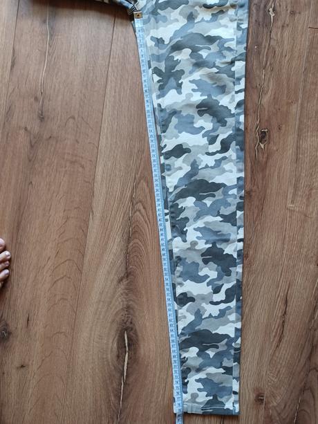 Skiny kalhoty maskáčového vzhledu, 36