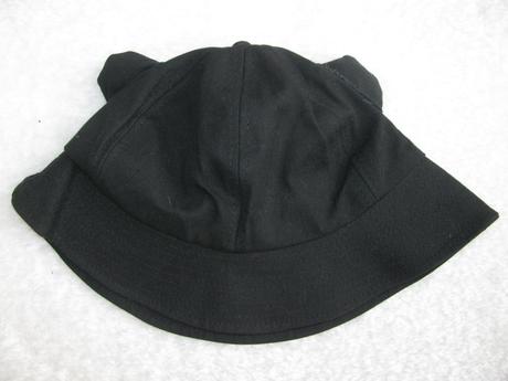 Černý plátěný klobouk, 158