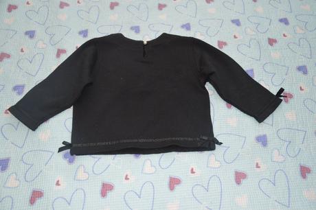 Černá mikina zdobená fllitry, hvězdičkami, 104