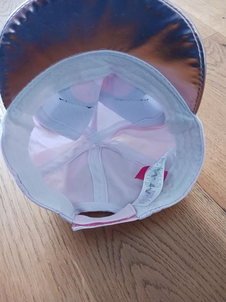 Kšiltovka č.52, 52