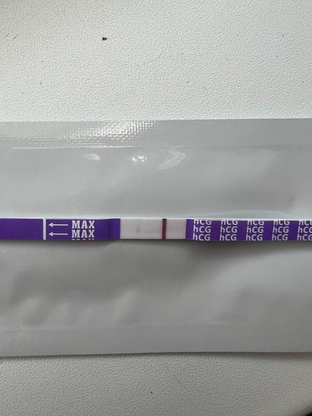 Duch na těhotenském testu i po menstruaci: Co to znamená?