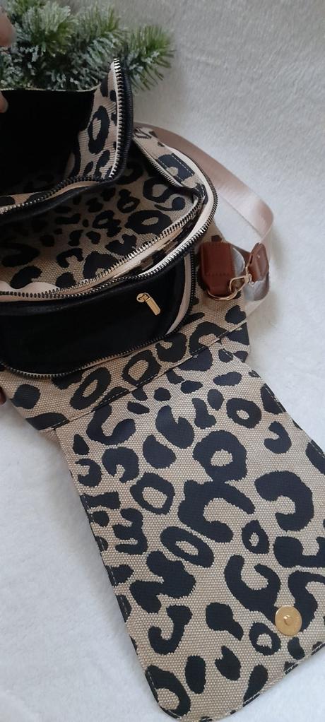 Leopardí malý batůžek s popruhem přes rameno, 