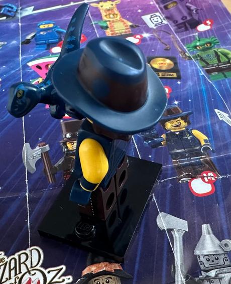 Lego movie 2 minifigures vest friends rex, 