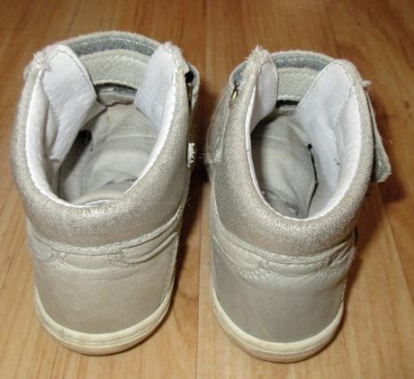 Kotníkové boty, baťa,25