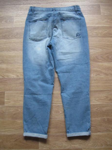 Džíny, 42