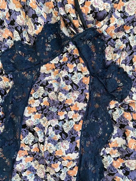 Květinový overal s vadou , vel m ale je spíše do s, topshop,s