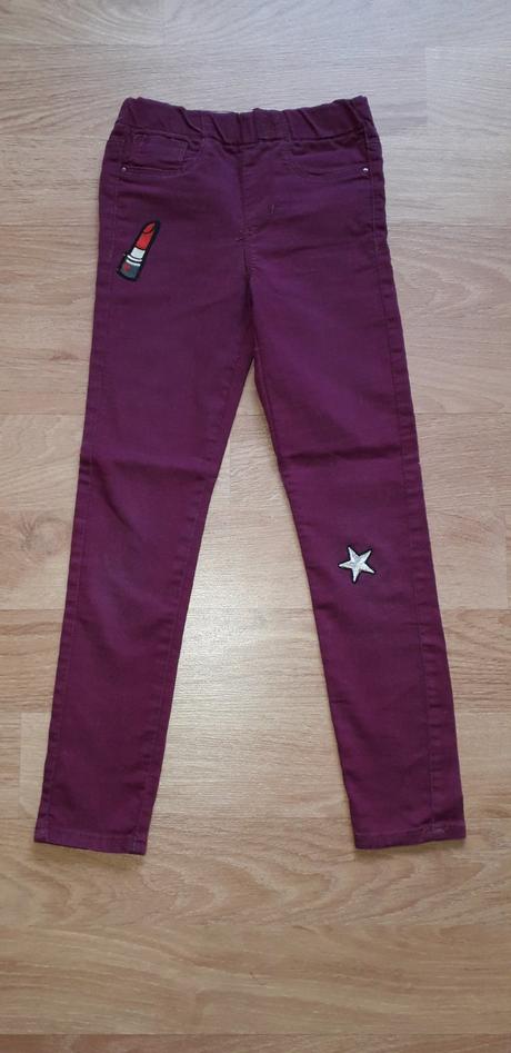 Slim džegínsy vínovej farby, 122