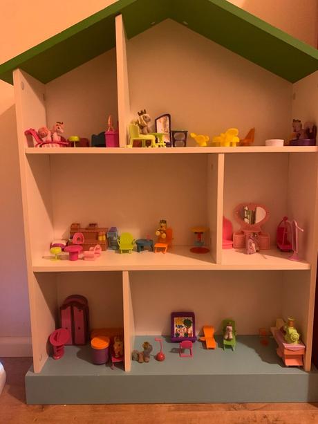 Drevená polička - domček, 