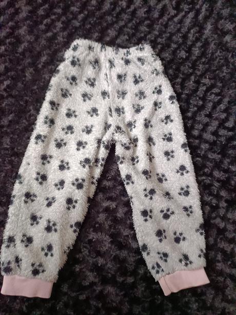 Chlupaté pyžamo, kik,92