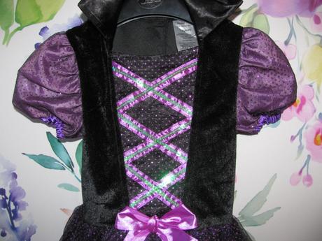 Karnevalový kostým-krásná malá čarodějka, 