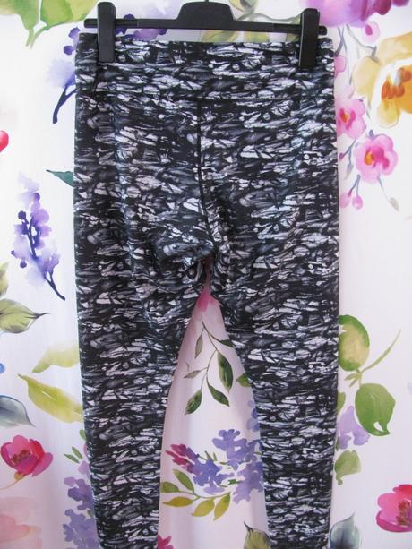 Elastické černo šedé legíny, 40