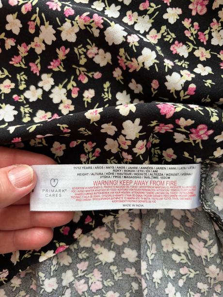 Ob/ šaty s květy černé - v.11/12 let, primark,152