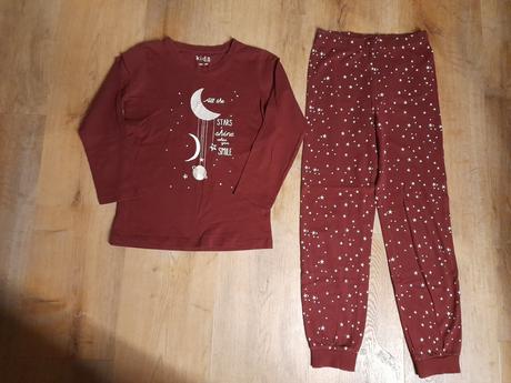 Pyžamo tcm vel 134/140, top stav, svítí ve tmě, tchibo,134
