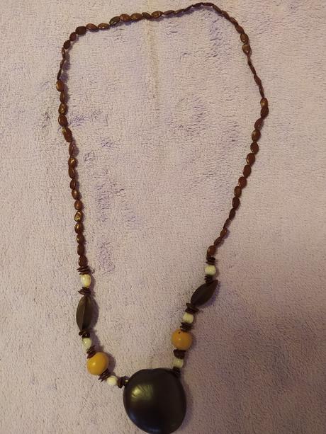 Dřevěný náhrdelník, 