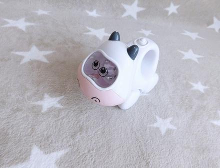 Zvuková kravička s baterkou, 