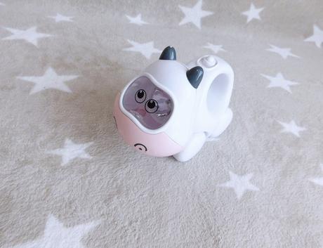 Zvuková kravička s baterkou,