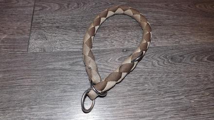 Polostahovací nylonový obojek 54cm, 