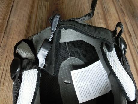 Matná černá lyžařská helma přilba saphine, 